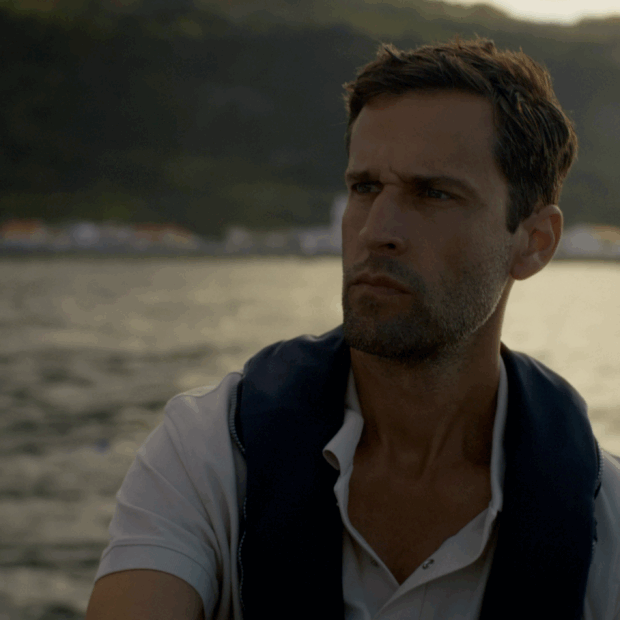 Pedro Andrade prepara a estreia de Um Outro Lugar, nova série documental que será lançada no YouTube em 10 de novembro.